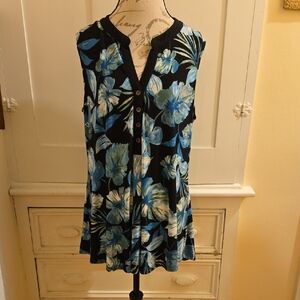 Avenue Blue and Black Floral Sleeveless Knit Top Sz 18/20 🎁